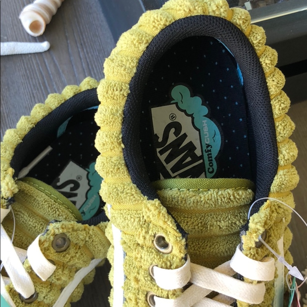 VANS- COMFY CUSH OLD SCHOOL SHOES- EUC - Picture 3 of 11